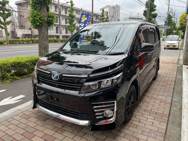 ヴォクシー(トヨタ) 1.8 ハイブリッド ZS 中古車画像