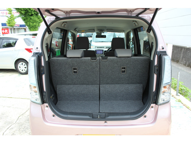 �����X�͓������C���^�[���~��ĉE�܁A�K�荕�쓹�H����w���ʂ֌�����15���ʂ̉E��ɗL��܂��B �X�Y�L�̃T�C���|�[�����ڈ�ł���