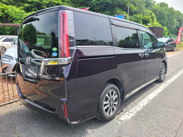 お車の知識がなくても大丈夫です!皆様のご来店をスタッフ一同、心よりお待ちしております。