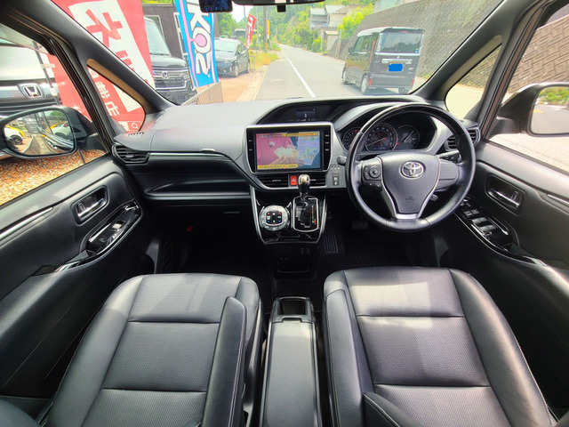 納車前に点検整備をさせていただきます。全車走行距離無制限のワイド保証付きですので安心してお乗りいただけます。