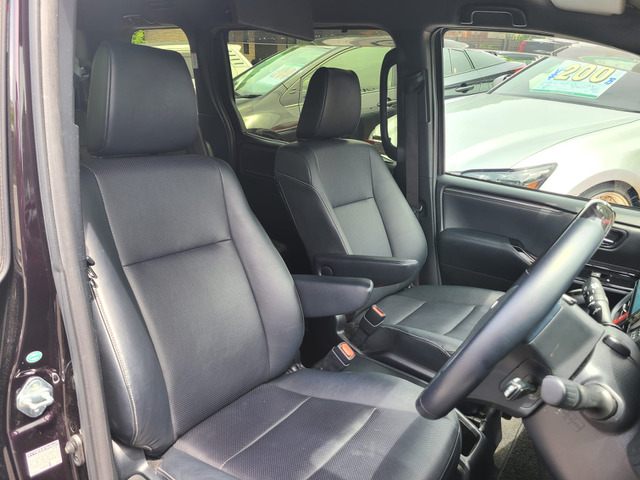 様々なオプションをご用意しております!車庫調・リフトアップ・タイヤ変更・アルミホイール変更など可能となっております!もちろん。アライメント調整も行えますので、合わせてご依頼くださいませ!ご相談ください