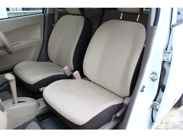 �����X��100�~�����^�J�[�����X�ł��B�̔����邨�ԈȊO�ɂ����q�l�ɂ����X���₷���悤�J�t�F�X�y�[�X�����p�ӂ��Ă��܂���