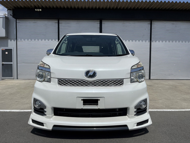 ヴォクシー(トヨタ) 2.0 ZS 煌Z　社外エアロ 装着車 中古車画像