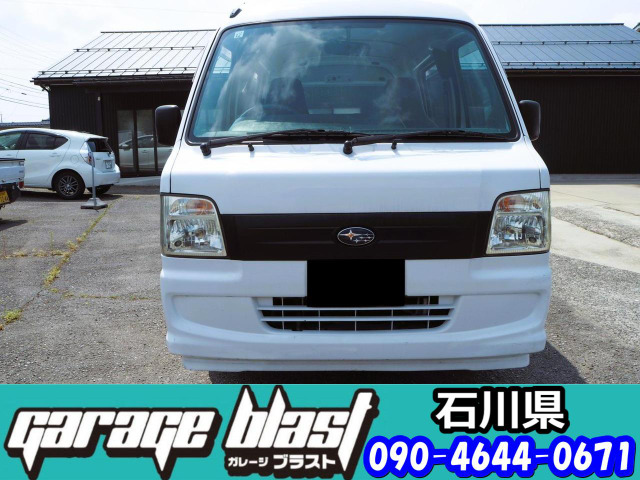 4WD、エアコン、パワステ、アルミ、5速ミッション、両側スライドドア、ハイルーフ、バイザー、車検令和8年12月8日迄有ります。低サウンドマイルドで高回転まで回るEN07のスバル4気筒リアエンジン搭載車