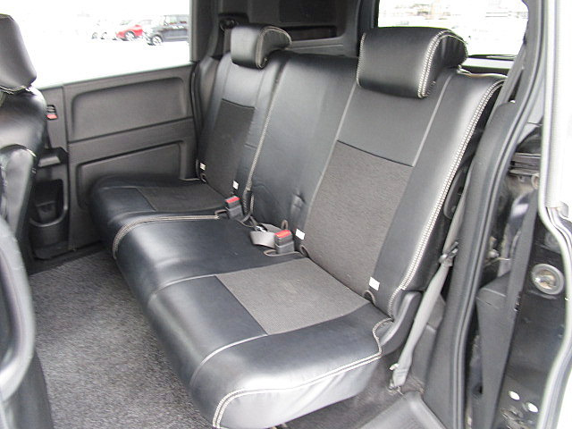 �׎��͏\���ȗe�ʂ��������܂��B�ו��������悤�ł���΃V�[�g�A�����W�Ȃǂ��ǂ��ł���B