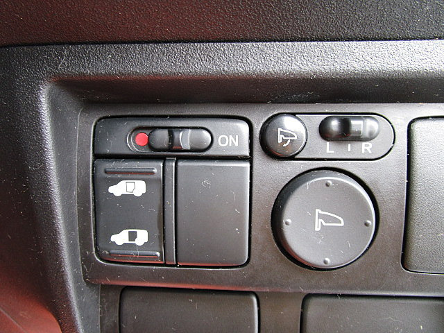 �Б������h�A