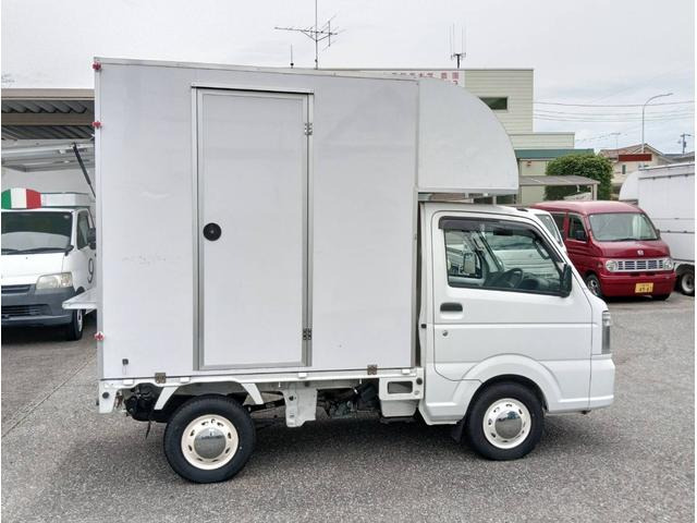 自分だけのオリジナルカーを(^ω^)スタッフ一同お待ちしています!