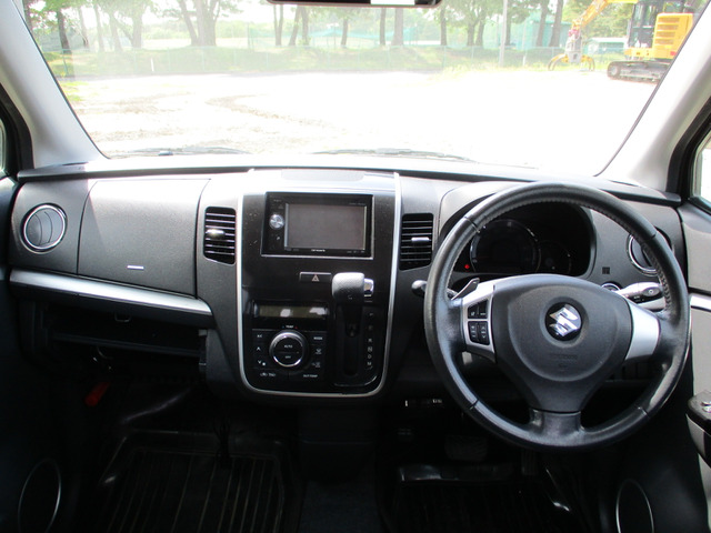 �^�]�Ȃ����K���ƁA���X�̉^�]���y�����Ȃ�܂��ˁ􎋊E���L���A�^�]���₷���ł��B