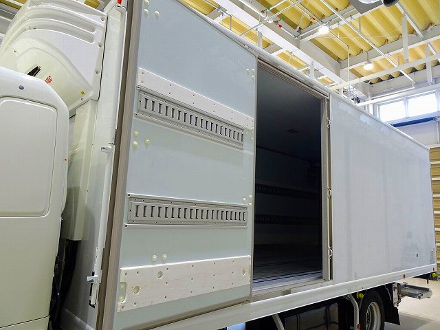 ���T�C�h�J���h�A(121cm/200cm)