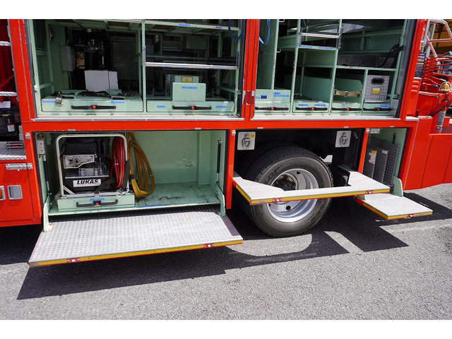 新車注文も扱っております。未使用の車などお得で納期が早いトラックもたくさん置いてありますのでご覧ください。