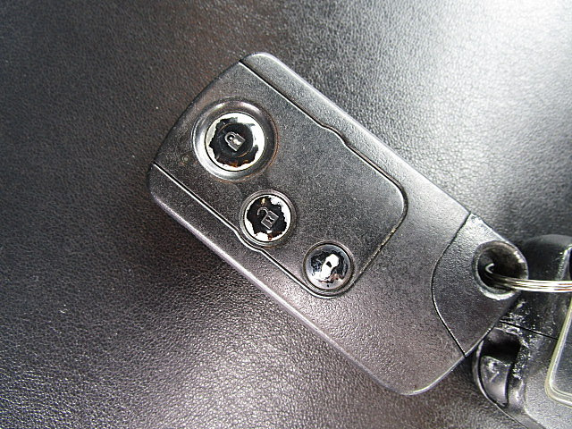 �����X�}�[�g�L�[�t�����d���X���C�h�h�A�������R���ő���\�ł���