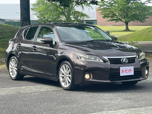 CT(レクサス) 200h バージョン L　純ナビ 白革シート 障害物センサ 純AW 中古車画像