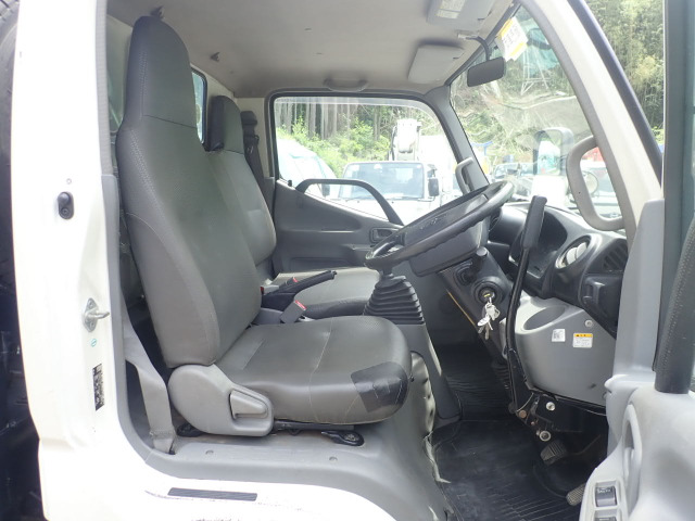 �����N�������ł��B�V�[�g�̔j���C�ςł��B