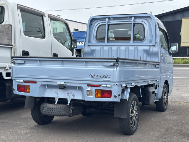 弊社では車両の塗装・架装等も承っておりますので お気軽に車輌・納車・陸送・代金などお問い合わせ下さい。 また、当店の営業は9時から18時までとなっております。