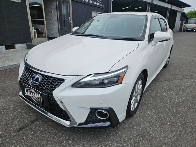 CT(レクサス) 200h バージョン C　200h バージョンC 後期仕様バンパー LEDヘッドライト 中古車画像