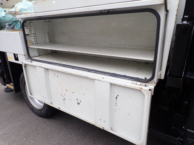 �����̎d�؂�I���� ���E���ɍH��㕔�Ɉ͂�����