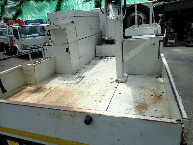 �ב䕔���ɂ��ύڃX�y�[�X����܂��B