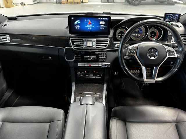 インテリア/Applecarplay対応のナビにフル換装されておりますので非常に便利にお使いいただけます!全体的な状態も経過年数に対しとても良好な内装状態です!