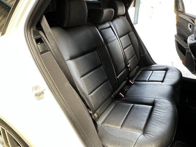 後席シート/使用感はほぼなく、非常にキレイなコンディションを保っています!