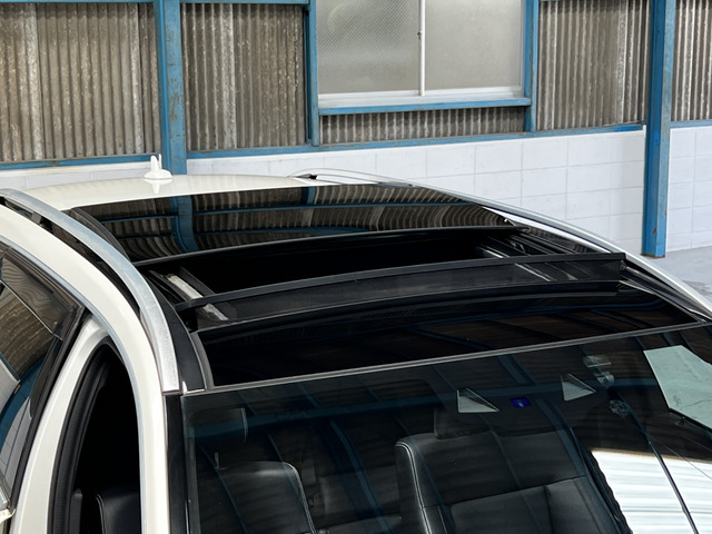 サンルーフ/人気装備のサンルーフオプション搭載車です!フル電動操作で動作も問題なく良好です!