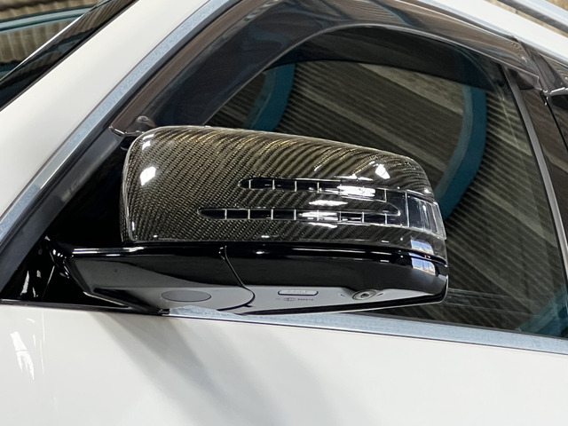 サイドカメラ/ミラー下部にはサイドカメラがついています!車庫入れ時等重宝する機能です!