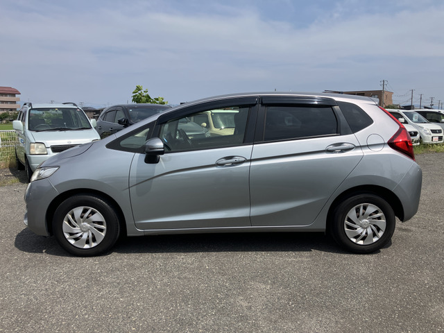 【支払総額推進店】お車をご覧い頂きまして、誠に有難う御座います。在庫車両になりますので、是非ご都合の宜しい時に、見に来て下さい。来店予約をされると、ご案内がスムーズです。