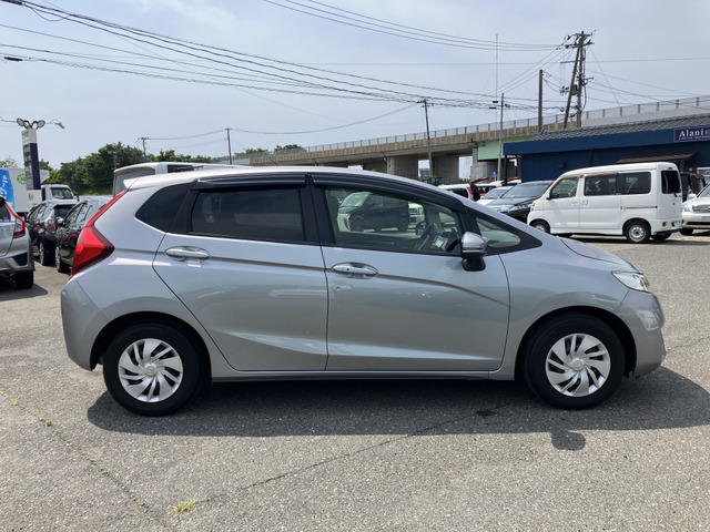 【支払総額推進店】お車をご覧い頂きまして、誠に有難う御座います。在庫車両になりますので、是非ご都合の宜しい時に、見に来て下さい。来店予約をされると、ご案内がスムーズです。