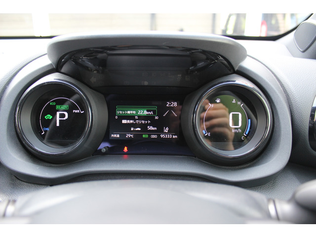 ���ԓ��O���ɂ����Ă͐�p�̓���ȍޗ����g�p���N���[�j���O���s���Ă���܂���