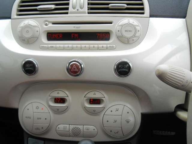 �f�W�^���I�[�g�G�A�R��