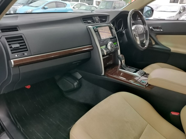 �y�K���X����̕i���z ���Ђ̓W���ԗ��ɂ�AIS�Ӓ菑���I�[�g�I�[�N�V�������̍���\��ςݍ���ł��܂��B�v���C�X�{�[�h�̋��z�͏��o��݂̂��x�������z�B�i�������i���S���͈ꌩ�ɔ@�����B��ڗđR�ł��B