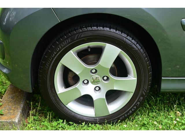 ���I�[�g���[�������[���̓I���G���g�R�[�|���[�V�����ł��p�ӂ�����܂��B���R�����\�ł��̂Ő��񂲑��k���������B