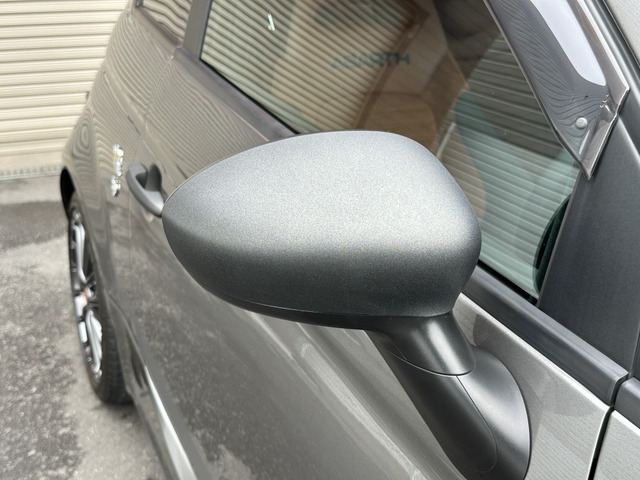 �y�E �T�C�h�~���[�z