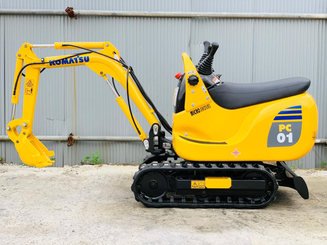 コマツ油圧ショベル