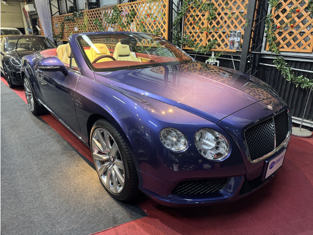 コンチネンタルGTコンバーチブルV8 4WD