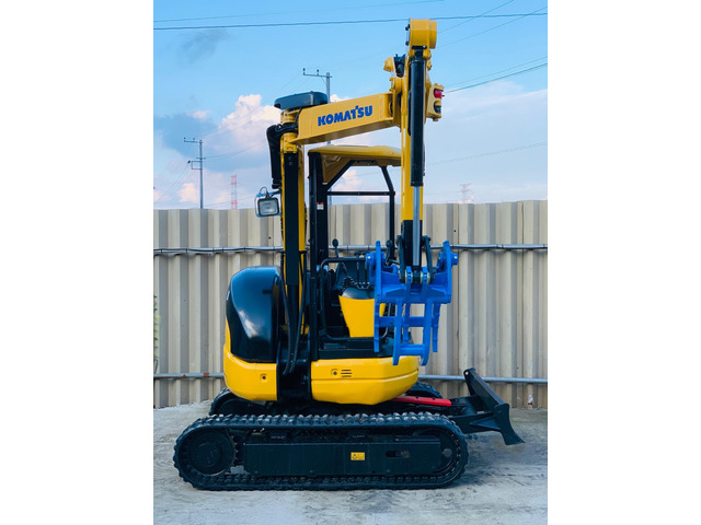 コマツ油圧ショベル