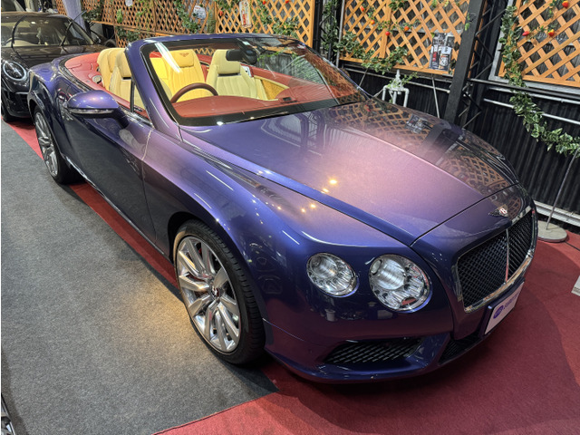 コンチネンタルGTコンバーチブルV8 4WD