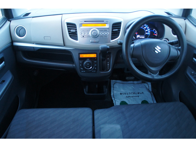 常時店舗在庫300台以上あります。当店は厳選仕入れをしております。輸入車 国産車 注文車 納得のいく、お客様のお探しのいいお車がきっと見つかります。☆直通TEL0569-84-1338