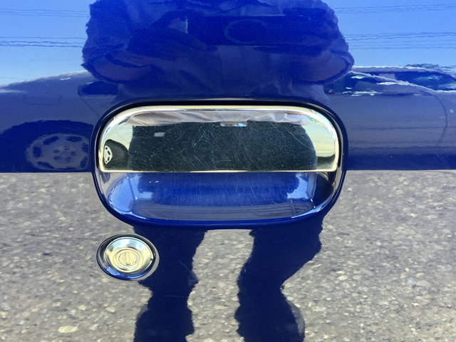 �y�x�����z���i�X�z���Ԃ������������܂��āA���ɗL�������܂��B�݌Ɏԗ��ɂȂ�܂��̂ŁA���񂲓s���̋X�������ɁA���ɗ��ĉ������B���X�\��������ƁA���ē����X���[�Y�ł��B