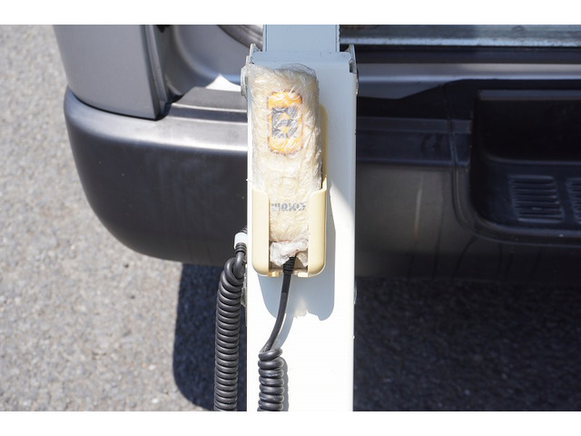 �V�Ԓ����������Ă���܂��B���g�p�̎ԂȂǂ����Ŕ[���������g���b�N����������u���Ă���܂��̂ł������������B