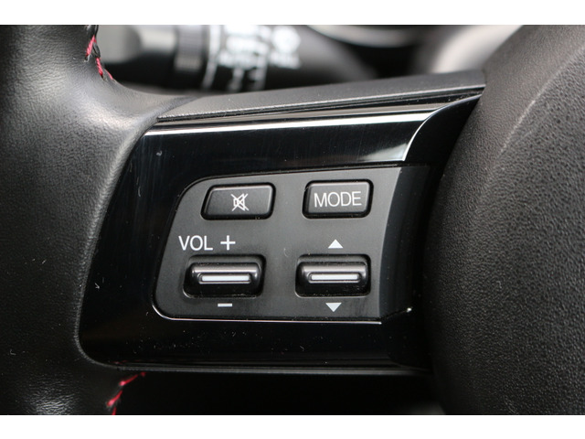 ���X�e�A�����O�X�C�b�`���ڂŎ茳�ŃI�[�f�B�I���삪�\�ł�!