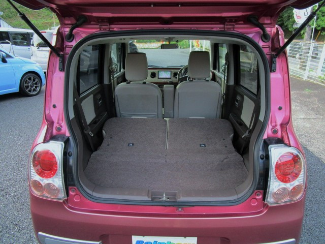 �����A�V�[�g��|���΂���ɍL���X�y�[�X���m��