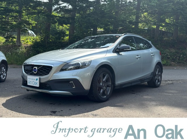 V40クロスカントリー(ボルボ) T5 4WD　黒革シート バックカメラ 中古車画像