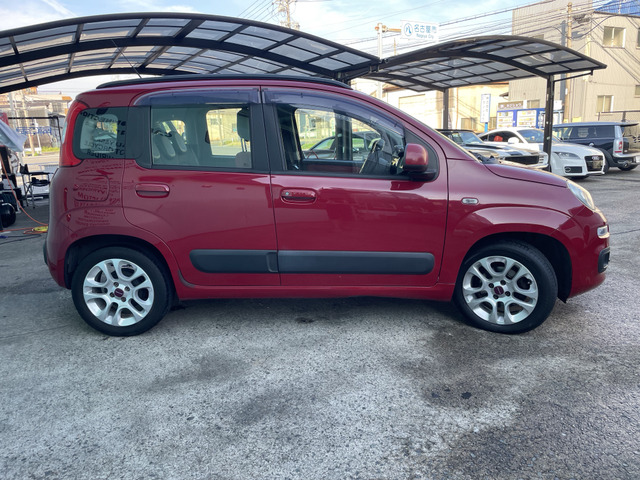 3ヶ月・3000kmの無料保証付きです。エンジン、ミッション等の修理の際に金額が大きくなりがちな箇所も無料修理で安心です。最大3年までの有料保証も取り扱っております。