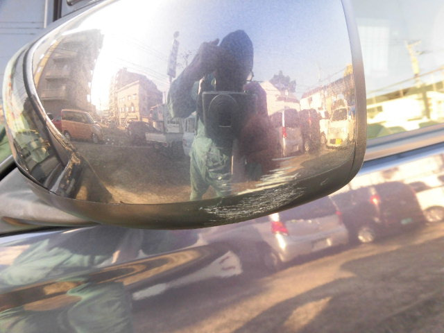 �E�h�A�~���[�ɃL�Y����܂��B