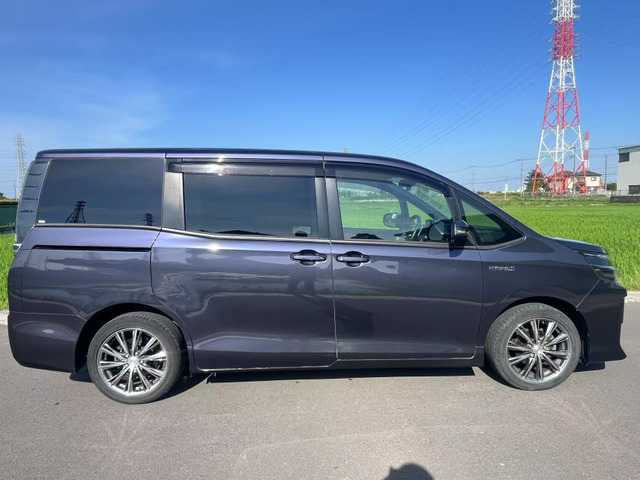 ヴォクシー1.8 ハイブリッド V