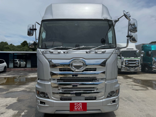 プロフィア冷凍冷蔵車