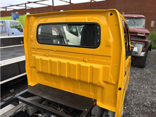 キャビンも目立つ傷、凹み等なく比較的きれいです!!