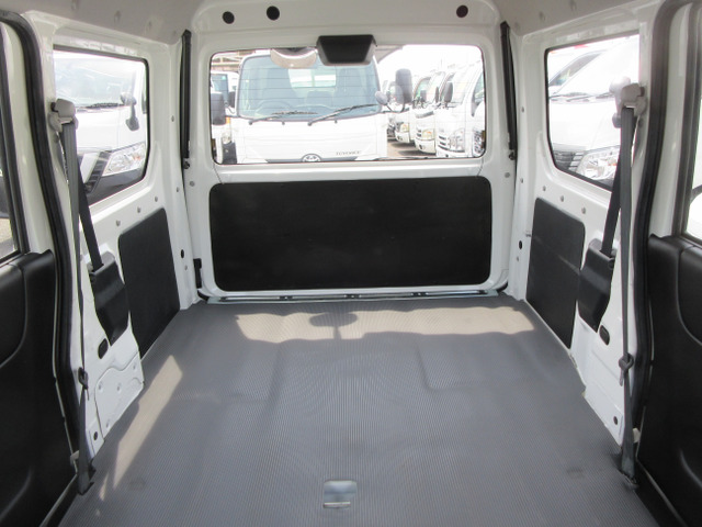 ☆リア・荷室スペースです☆