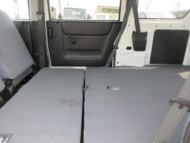 ☆リアシート折りたためます☆