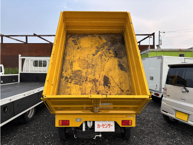 箱も大きな傷、凹み等なく比較的きれいです!!